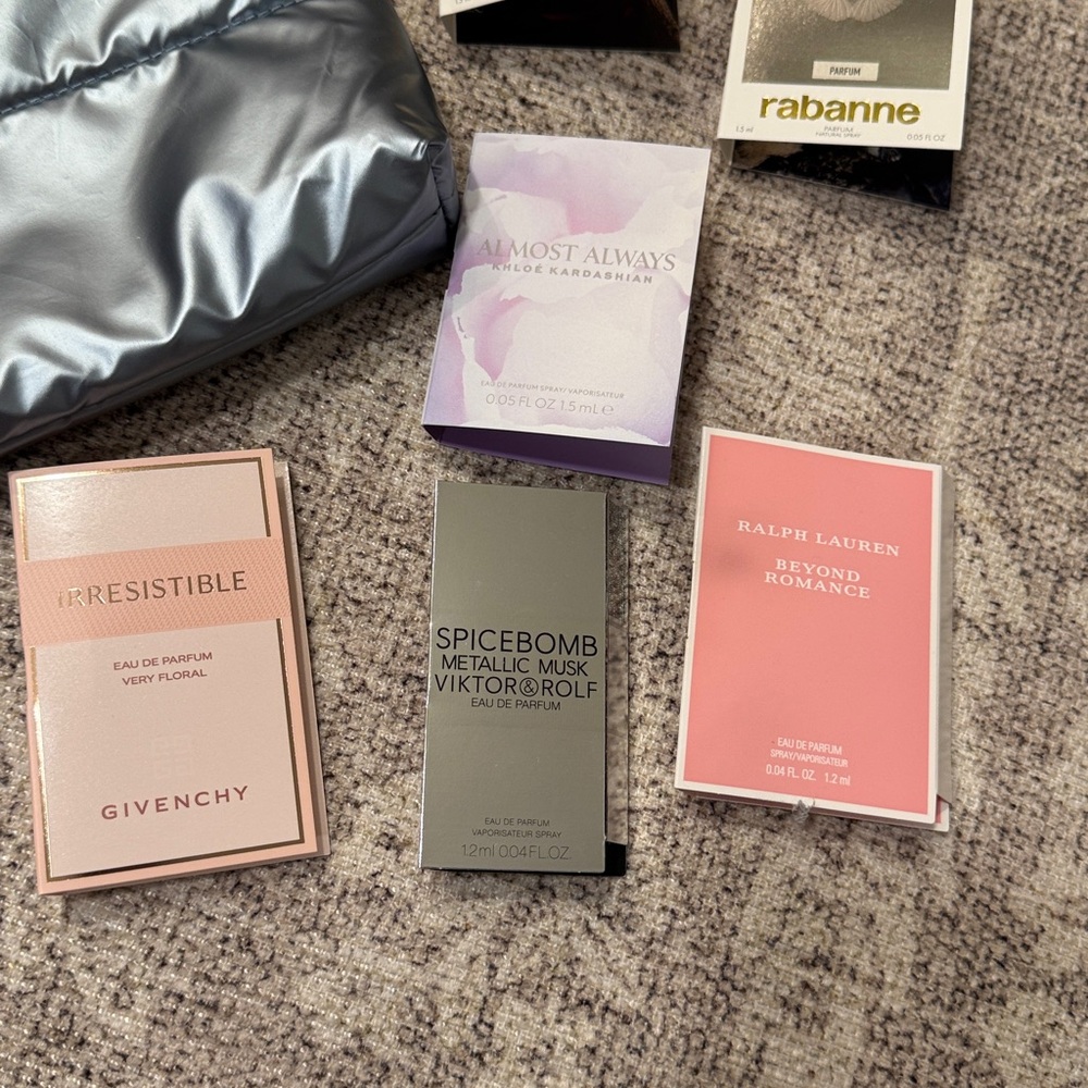 Ulta 11 Piece Sample Set with Pouch - Picture 3 of 5